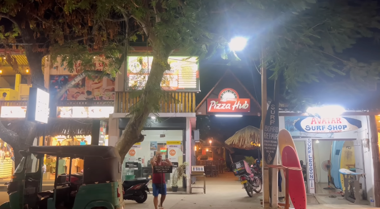 Beach cafés in Arugam Bay