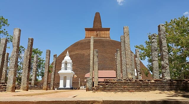 Anuradhapura attraction 4