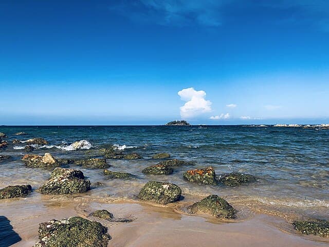 Trincomalee bay